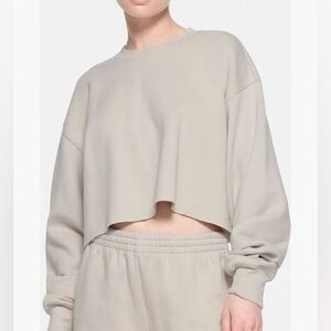 NWT SKIMS Cotton Fleece Cropped Pullover in Stone XS